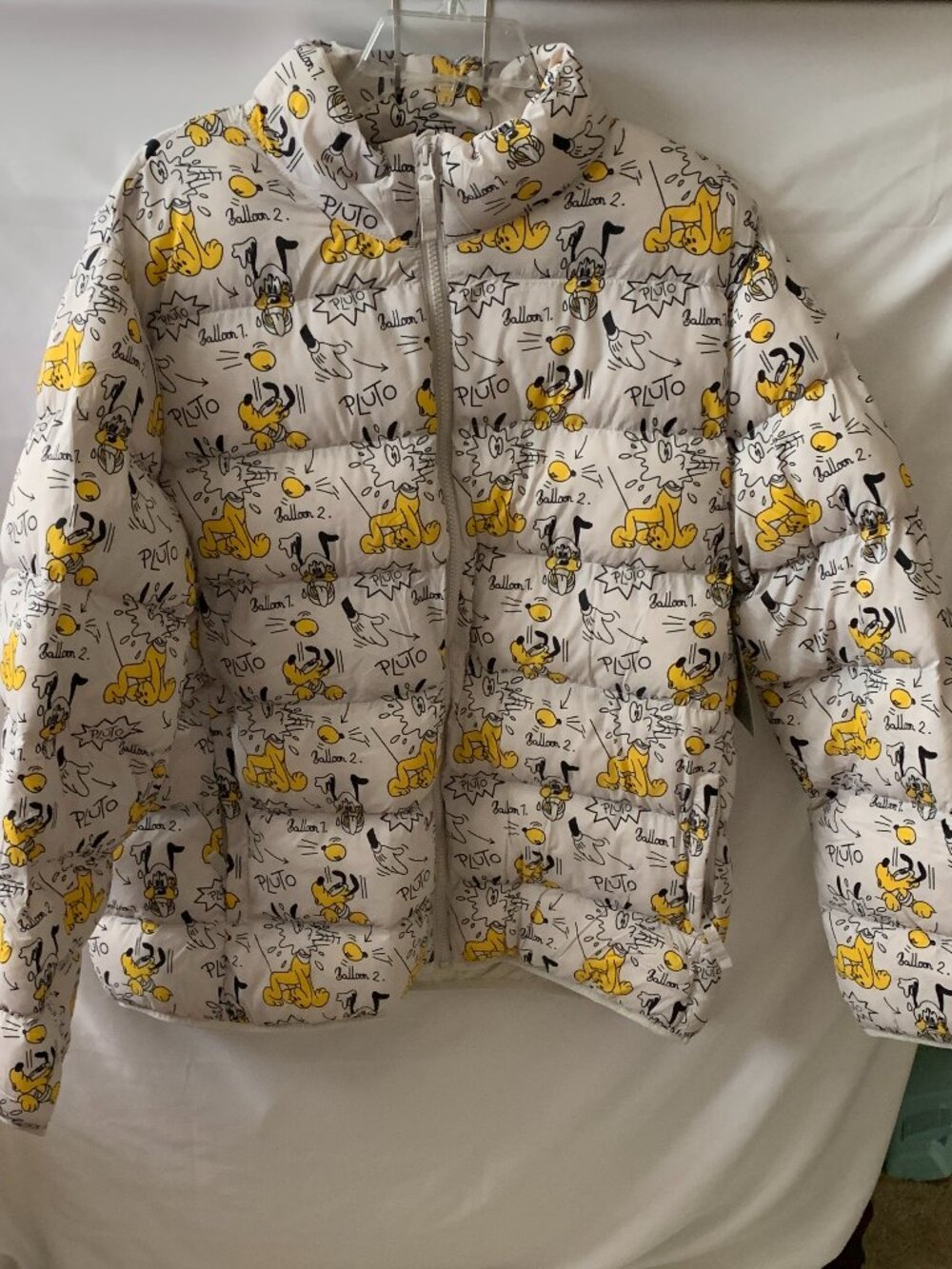 DISNEY Men's Pluto Puffer Jacket in Grey/Yellow